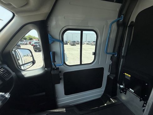 Used 2024 RAM ProMaster 3500 w/ Delivery Van Package image 31