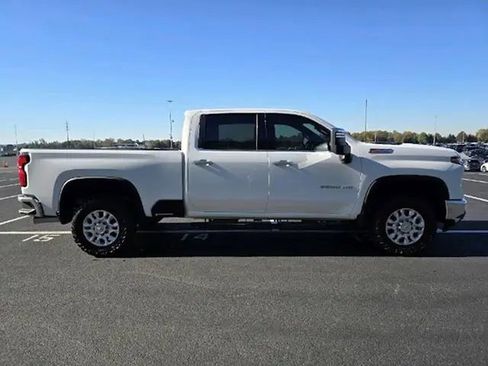 Used 2024 Chevrolet Silverado 2500 LTZ w/ LTZ Plus Package image 9
