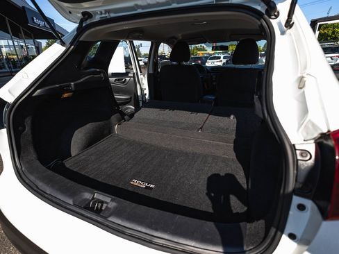 Used 2018 Nissan Rogue Sport S image 28