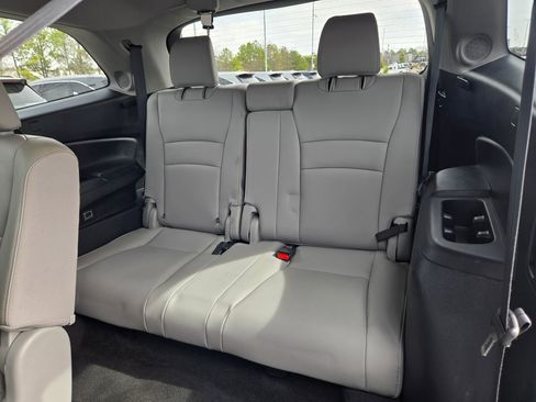 Used 2019 Honda Pilot Touring image 32