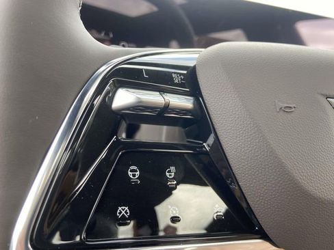 New 2026 Cadillac Escalade Luxury image 16