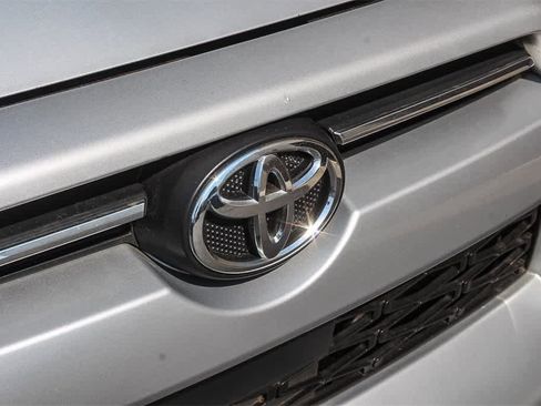 Used 2022 Toyota 4Runner SR5 image 13