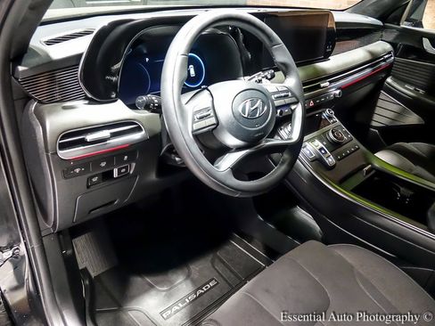 Used 2025 Hyundai Palisade Calligraphy image 15