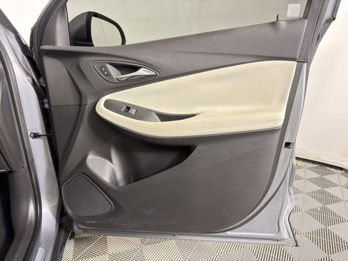 Used 2023 Buick Encore GX Preferred w/ Cold Weather Comfort Package image 12