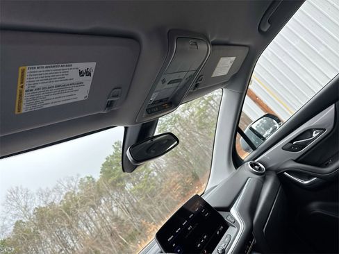 Used 2023 Chevrolet Blazer LT image 19