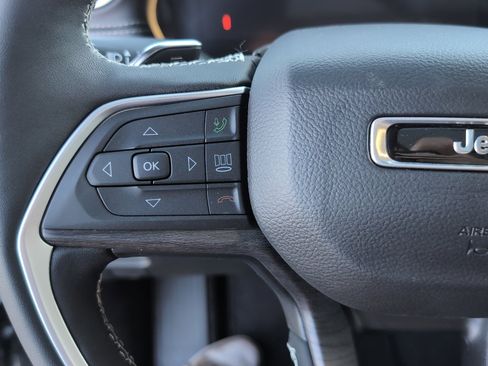 New 2025 Jeep Grand Cherokee Limited w/ Luxury Tech Group II image 16