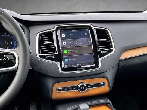 Certified 2023 Volvo XC90 B6 Plus image 9