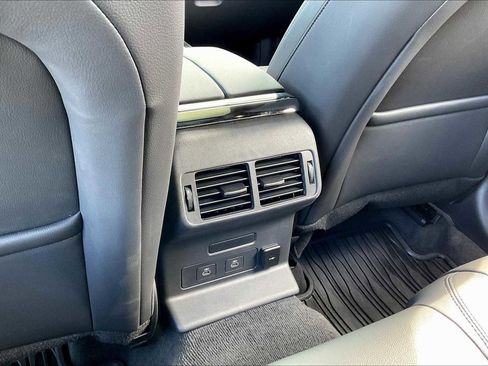 Used 2025 Land Rover Range Rover Velar Dynamic SE image 38