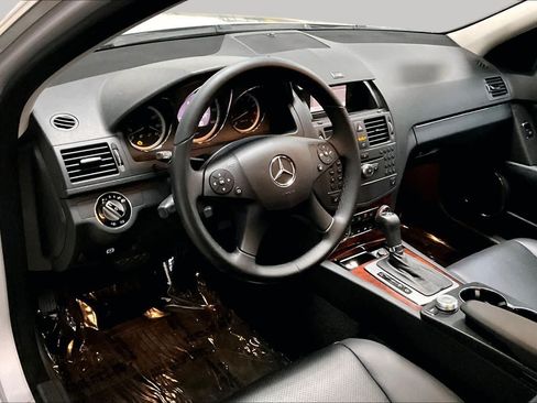 Used 2010 Mercedes-Benz C 300 4MATIC Sedan image 16