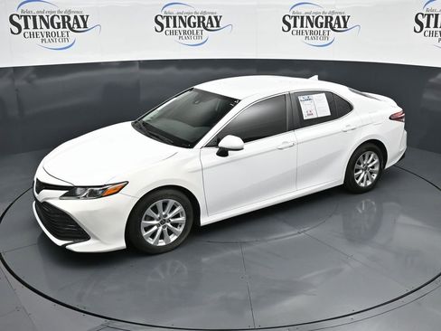 Used 2020 Toyota Camry LE image 11