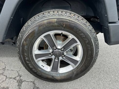 Used 2015 Jeep Wrangler Sport w/ Quick Order Package 24S AWD/4WD image 12