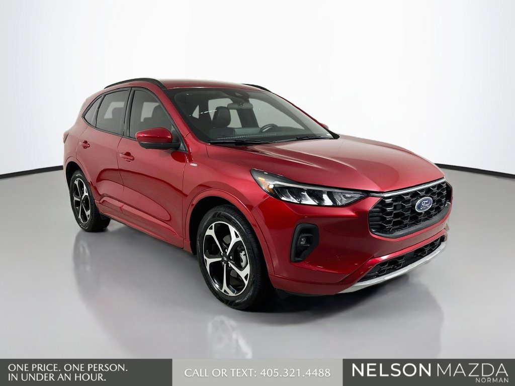 Used 2023 Ford Escape ST-Line Select w/ Tech Pack #2 AWD/4WD image 3