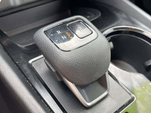 Used 2023 Nissan Rogue SV image 18