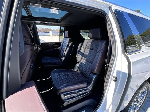 Used 2023 Cadillac Escalade ESV Premium Luxury Platinum w/ LPO, Radiant Package image 21