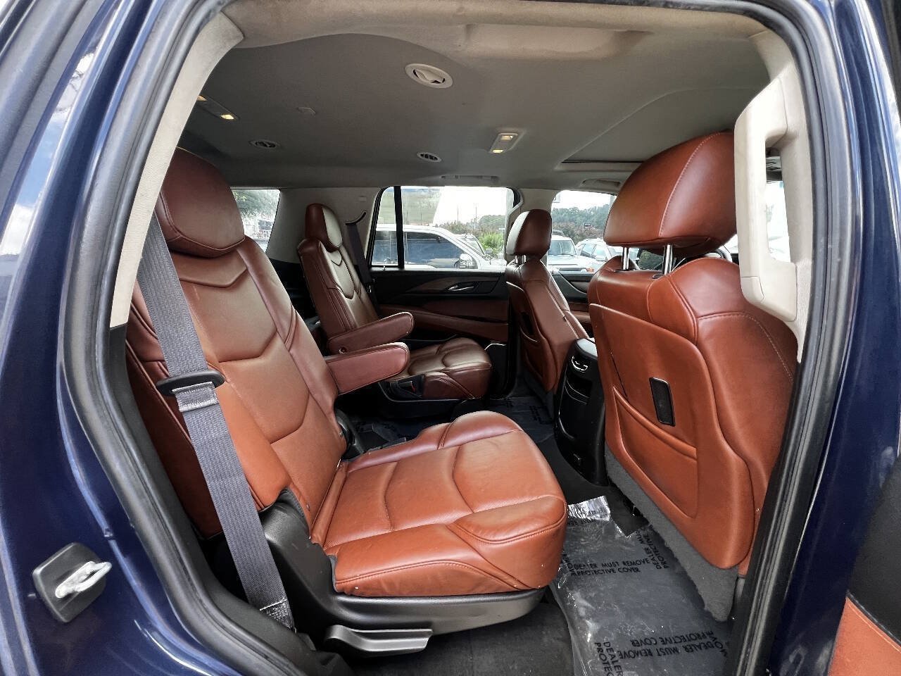 Used 2017 Cadillac Escalade Luxury w/ LPO, Radiant Package AWD/4WD image 11