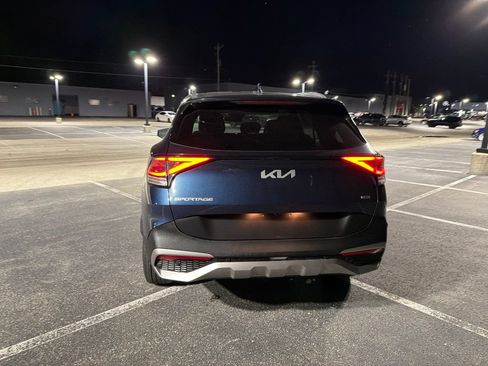Used 2023 Kia Sportage EX AWD/4WD image 4