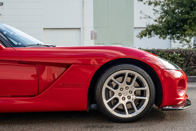 Used 2003 Dodge Viper SRT-10 RWD image 10