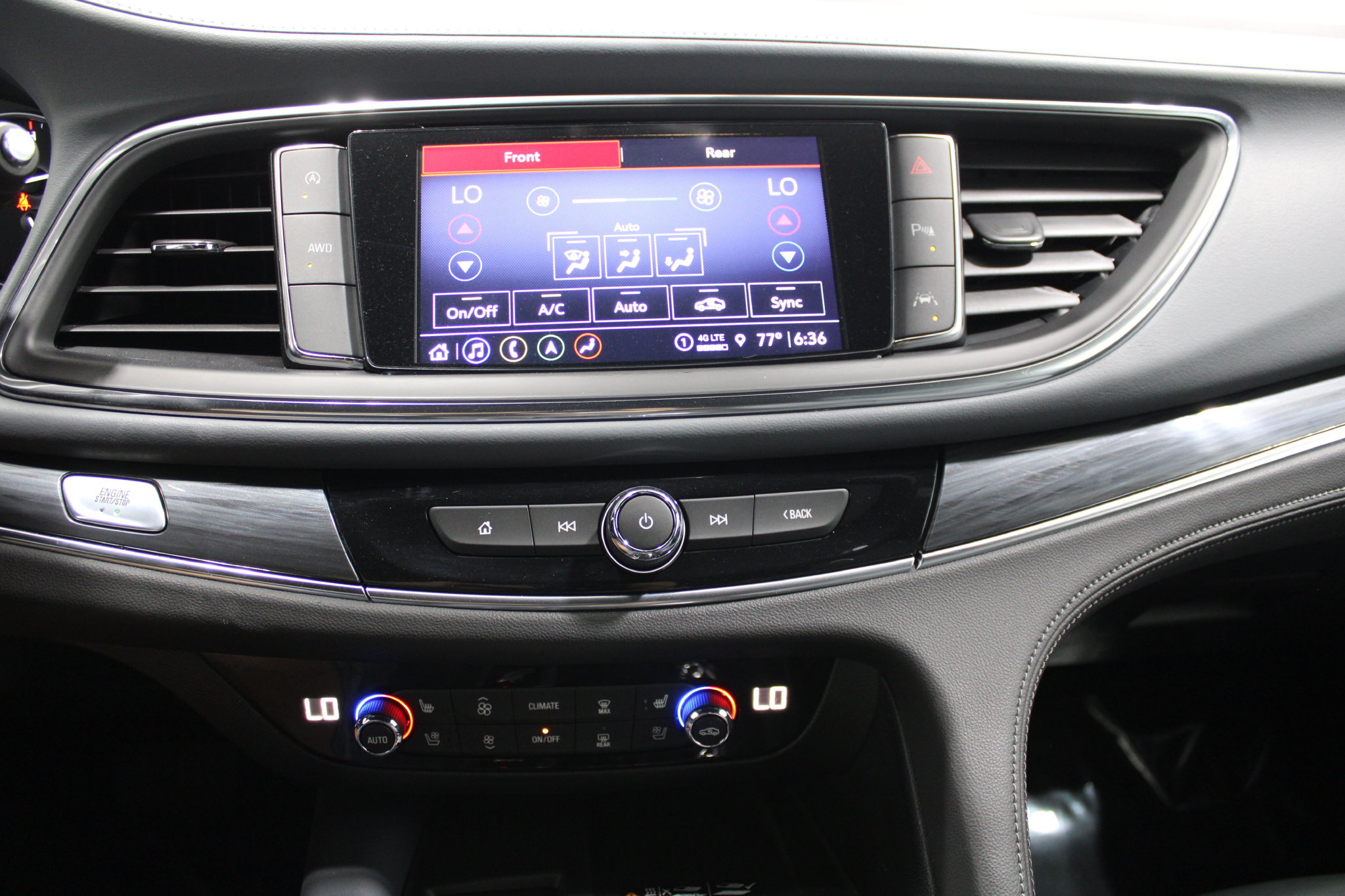Used 2024 Buick Enclave Premium AWD/4WD image 35
