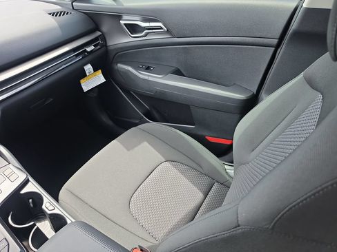 New 2027 Kia Sportage LX FWD image 15