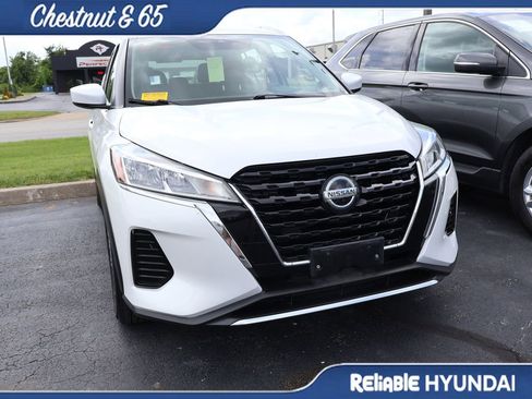 Used 2021 Nissan Kicks SV FWD image 3