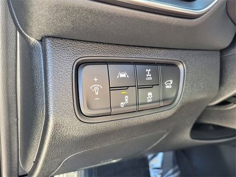 Used 2019 Hyundai Santa Fe Limited image 24