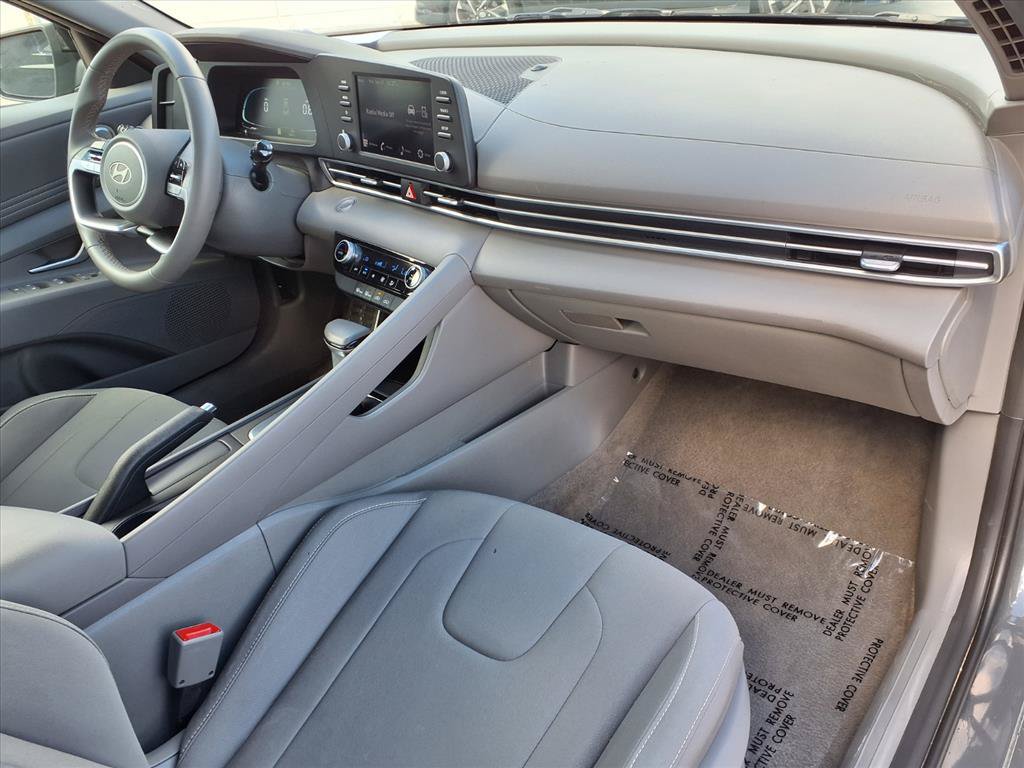 Used 2026 Hyundai Elantra Sport FWD image 8
