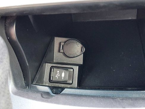 Used 2015 Toyota Camry LE image 21