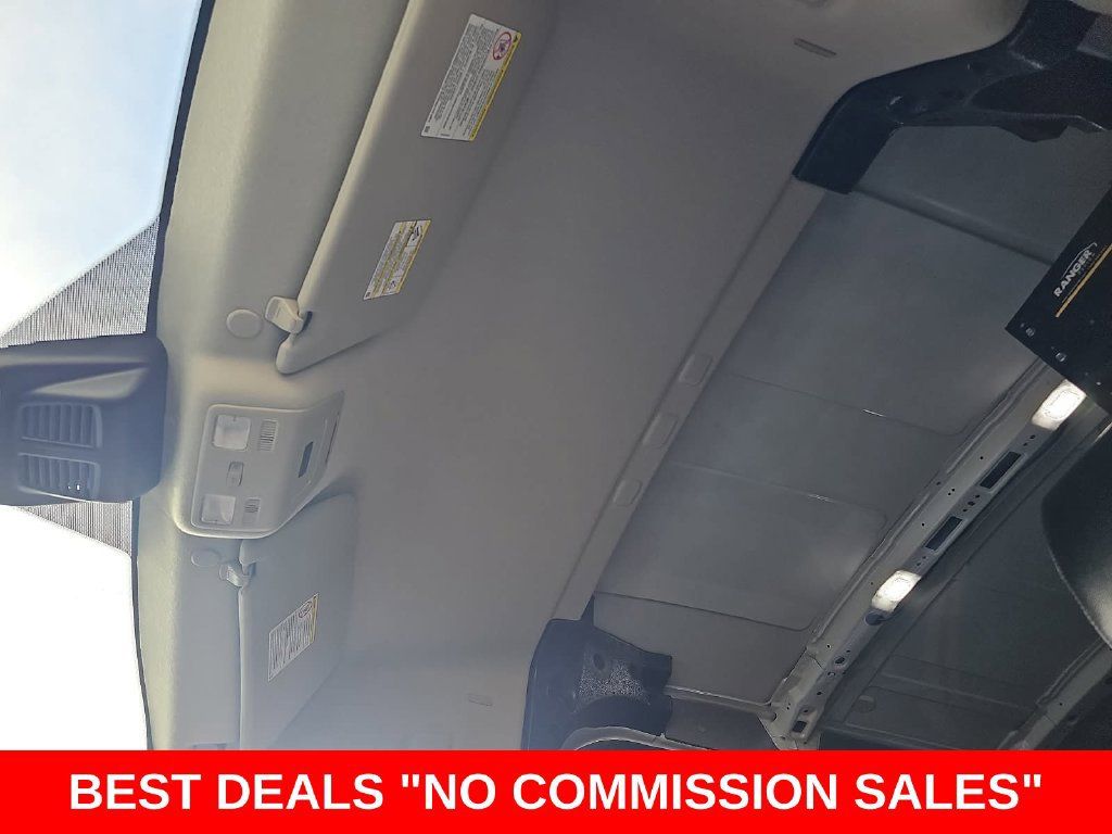 Used 2022 Ford E-Transit Medium Roof RWD image 30