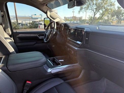 Used 2025 Chevrolet Silverado 2500 LTZ w/ LTZ Texas Edition AWD/4WD image 24