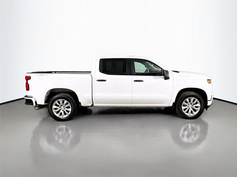 Used 2020 Chevrolet Silverado 1500 Custom w/ Custom Value Package image 9