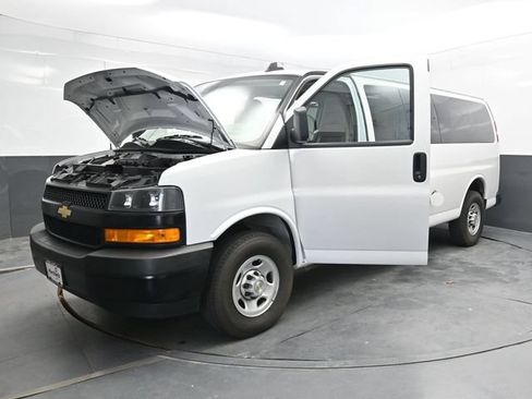 Used 2024 Chevrolet Express 3500 LS RWD image 42