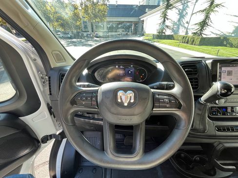 Used 2023 RAM ProMaster 2500 image 17