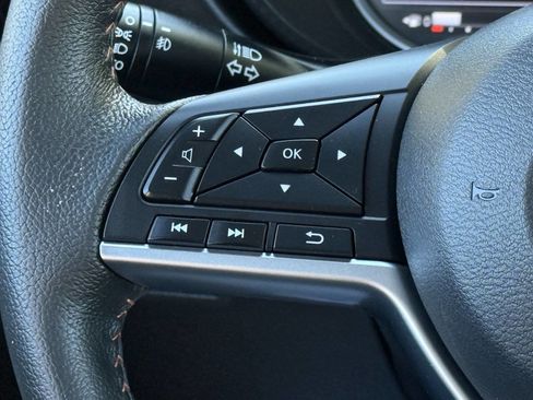 Used 2021 Nissan Versa SR image 16