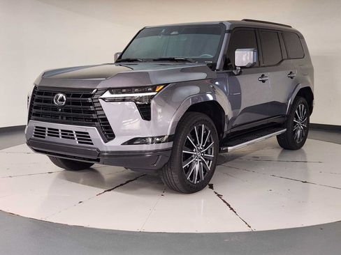 Used 2025 Lexus GX 550 w/ Accessory Package (2T) AWD/4WD image 2