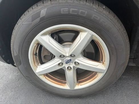 Used 2019 Ford Explorer XLT FWD image 16