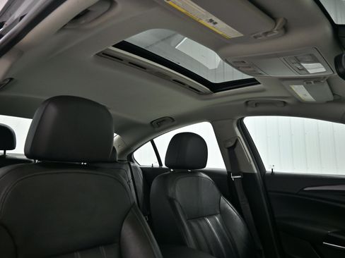 Used 2011 Buick Regal CXL w/ RL2 Preferred Equipment Group FWD image 20