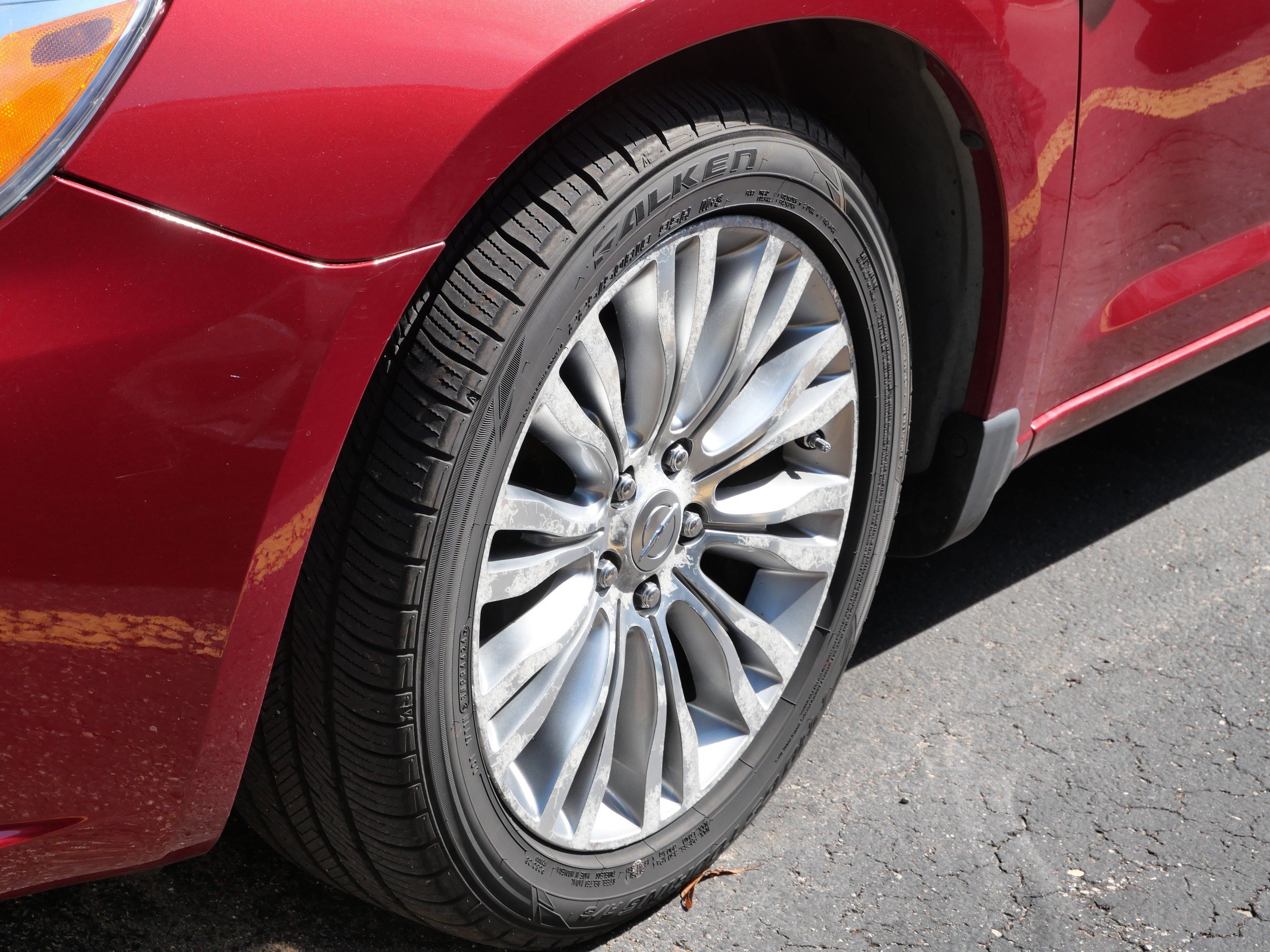Used 2012 Chrysler 200 Limited FWD image 4
