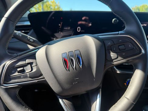 Used 2025 Buick Encore GX Preferred image 25