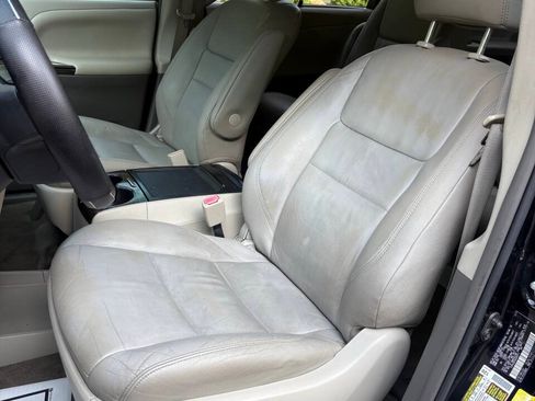 Used 2016 Toyota Sienna XLE FWD image 18