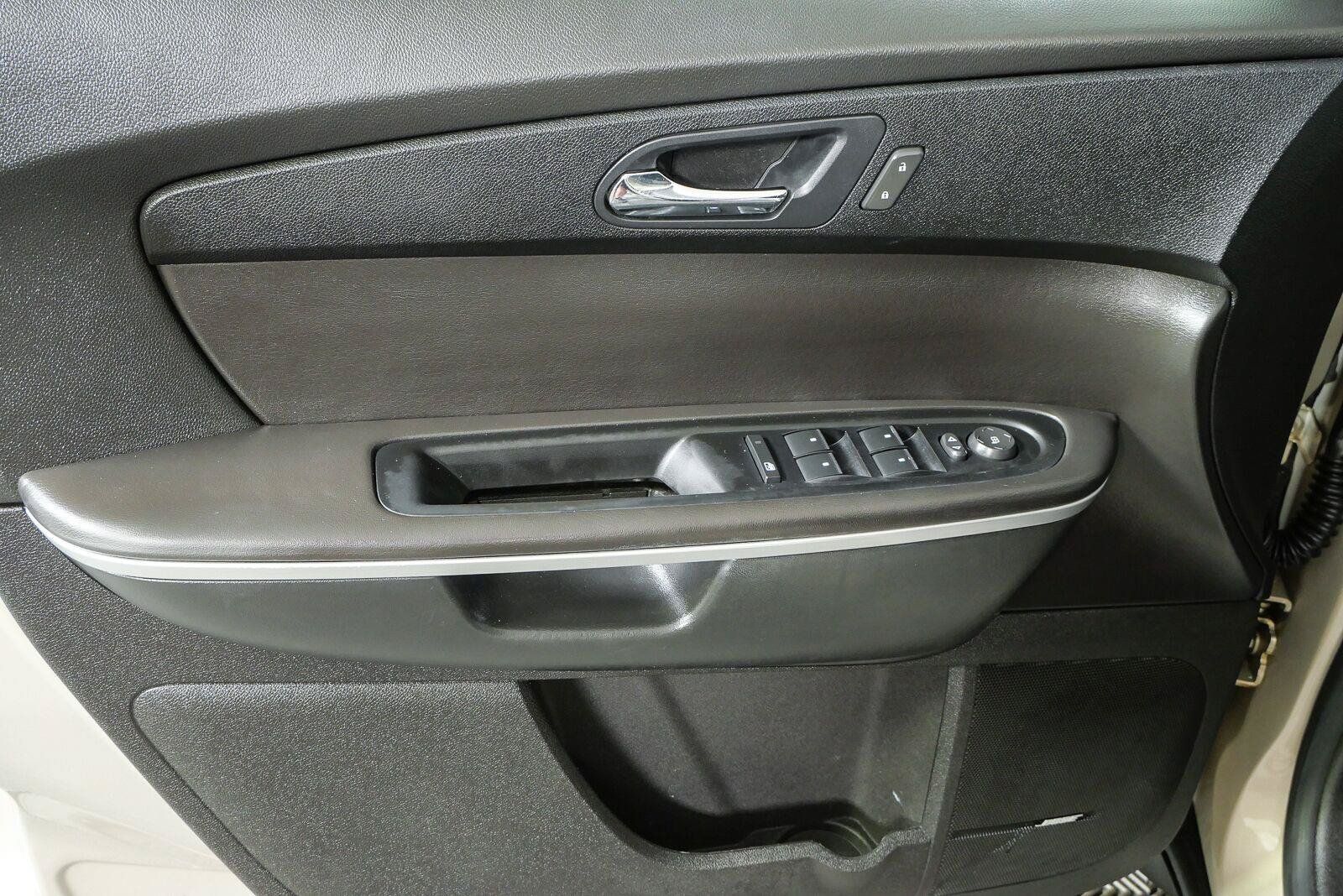 Used 2008 GMC Acadia SLT w/ Convenience Package FWD image 6