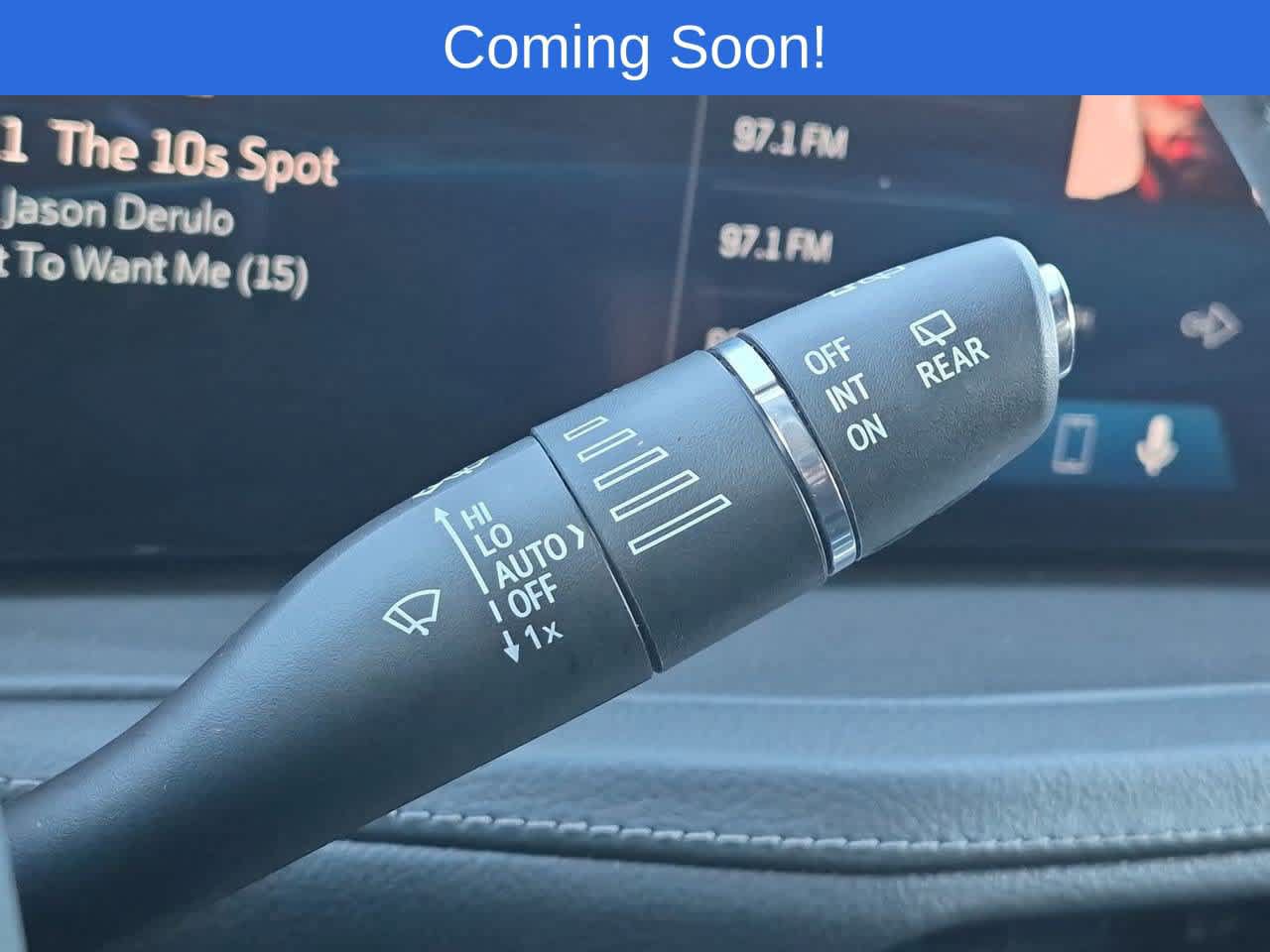 Used 2025 Cadillac XT4 Premium Luxury FWD image 27