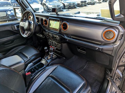 Used 2022 Jeep Gladiator Mojave w/ Cold Weather Group image 32