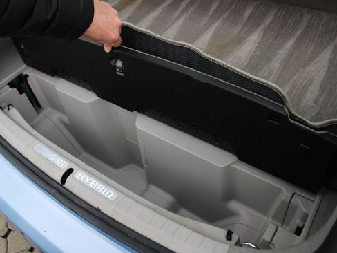 Used 2015 Toyota Prius Prime Advanced image 30