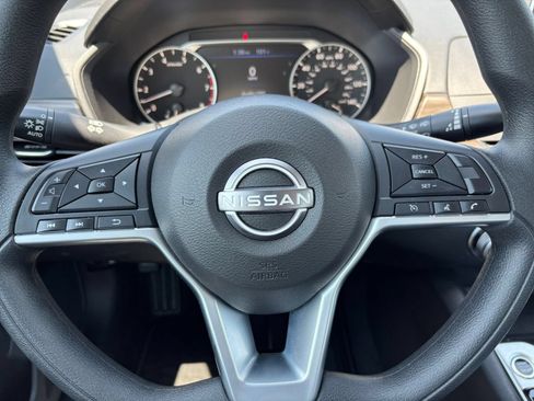 Used 2025 Nissan Altima 2.5 SV FWD image 28