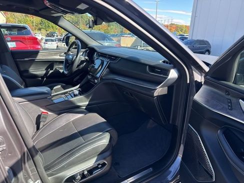 Used 2022 Jeep Grand Cherokee L Overland w/ Luxury Tech Group IV image 13