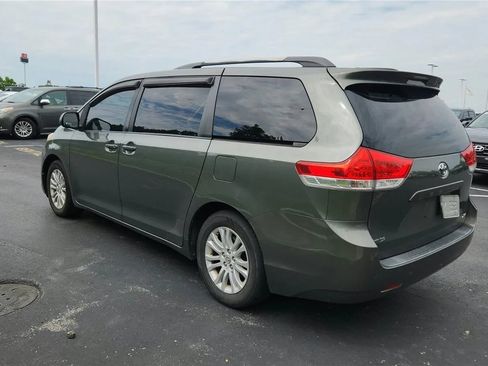 Used 2011 Toyota Sienna XLE FWD image 6