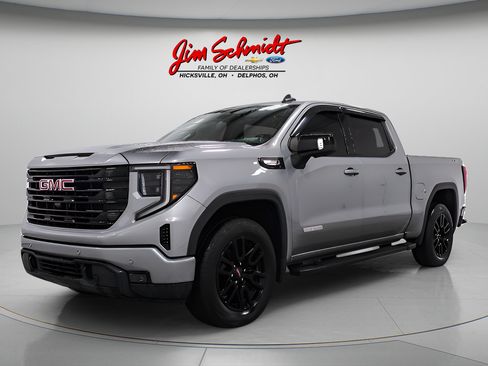 Used 2024 GMC Sierra 1500 Elevation w/ Elevation Premium Package AWD/4WD image 3
