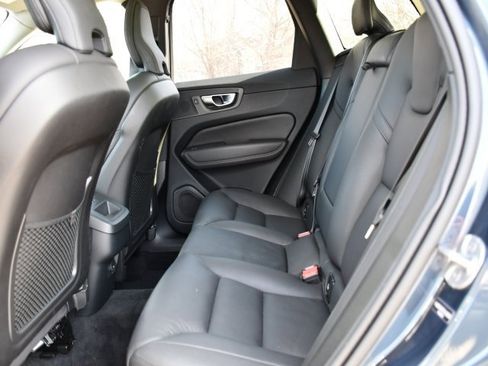 Certified 2025 Volvo XC60 B5 Plus image 14