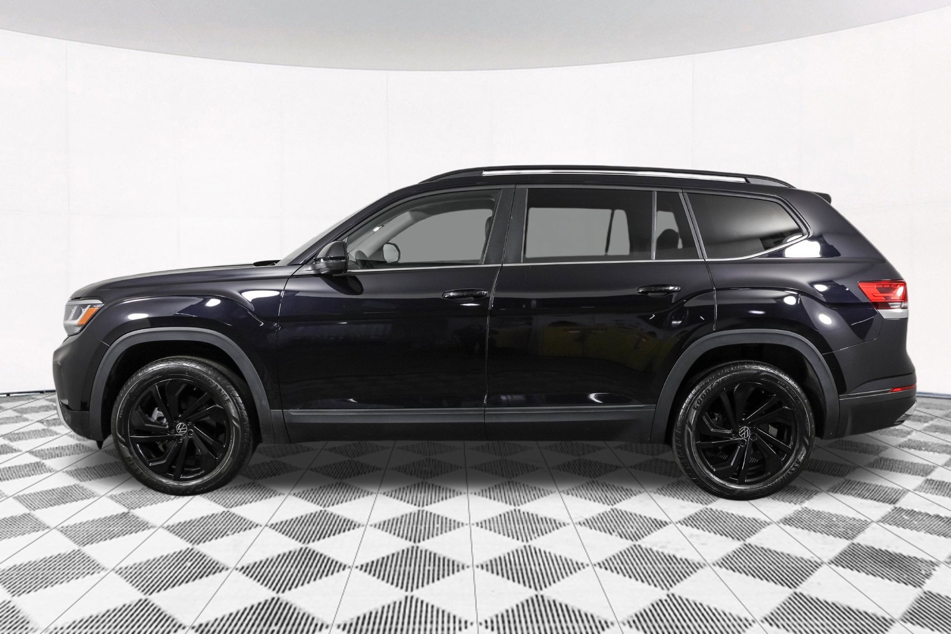 Used 2023 Volkswagen Atlas SE w/ Black Wheel Package AWD/4WD image 20