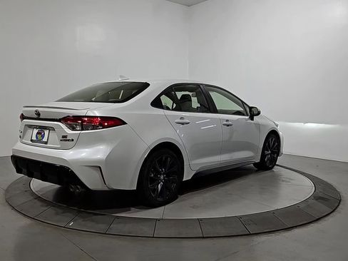 Used 2024 Toyota Corolla SE FWD image 5